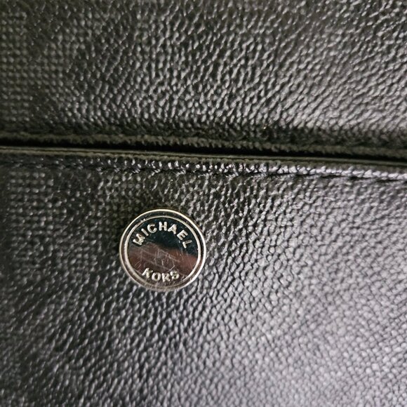 ๐50% OFF! Michael Kors Jet Set Snap Pocket Tote - Picture 8 of 14